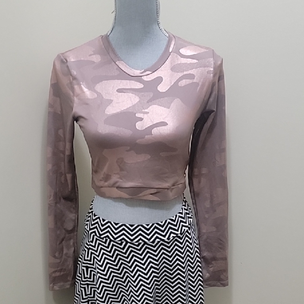 SOMMER RAY Mettalic Rose Gold Camo Long Sleeve Crop Top P2p 18 L 15